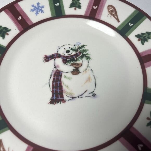 Pfaltzgraff Winter Holiday Snow Bear Salad/Dessert Plate Set of 4 8 1/4 in - Picture 3 of 6